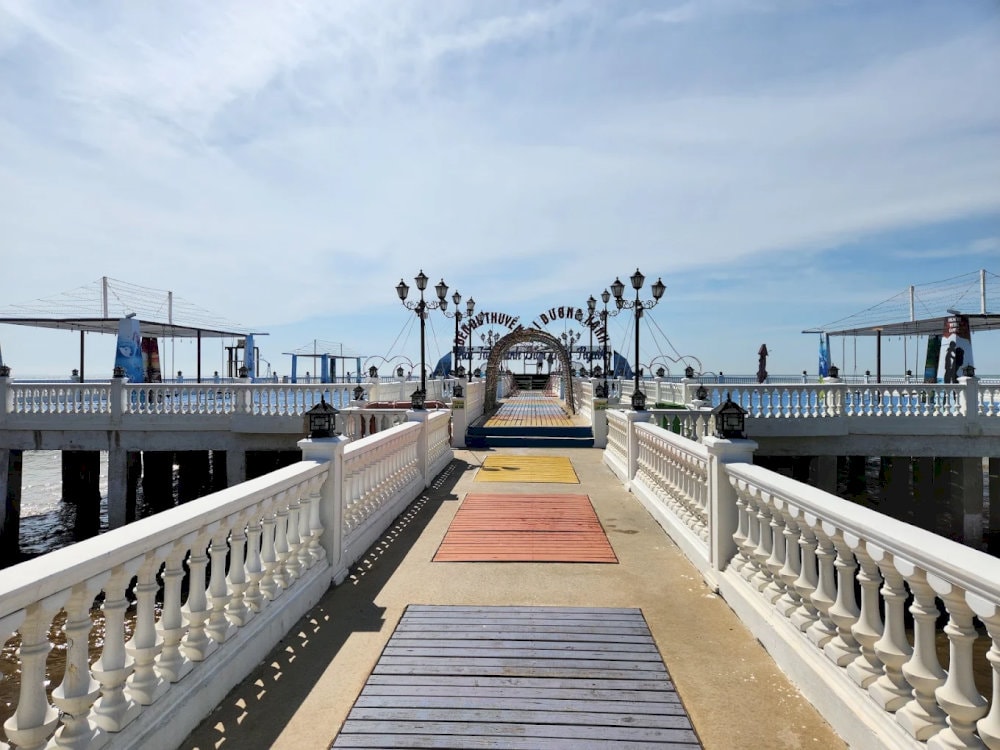 Bến du thuyền Hải Tiến
